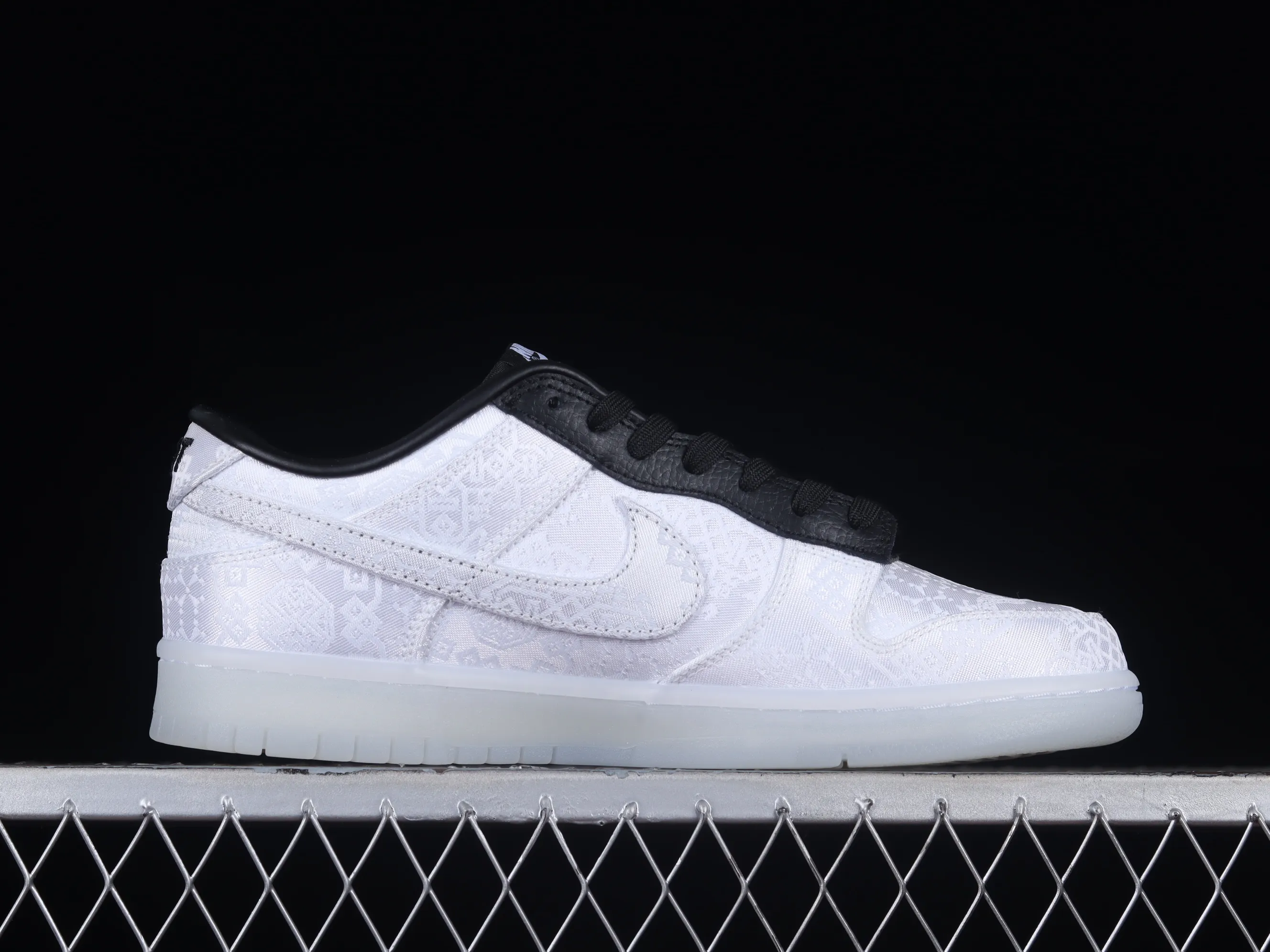 All Categories Nk SB Dunk Series Nk SB Dunk Low Low-top sneakers F version Nk Dunk Low x Fragment